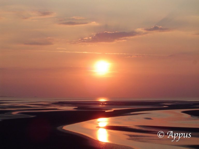 Coucher de soleil sur Tombelaine (2)