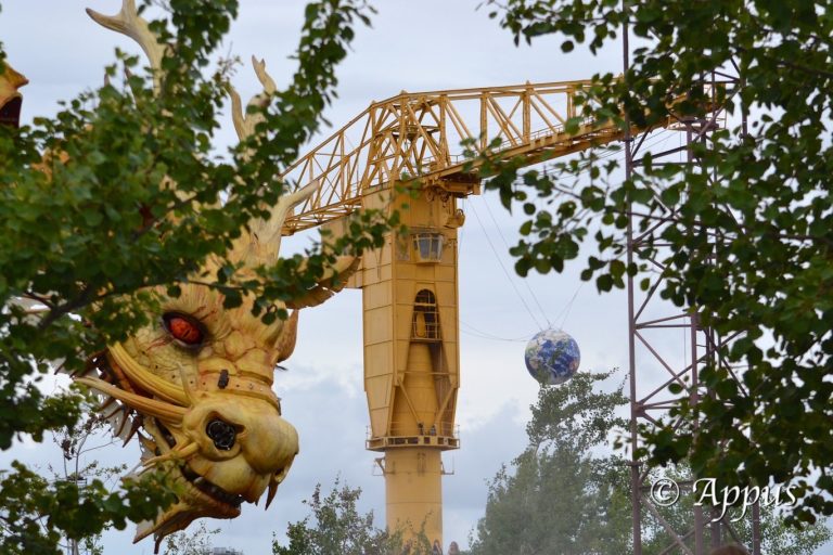 Long Ma, la Grue Jaune et la Terre